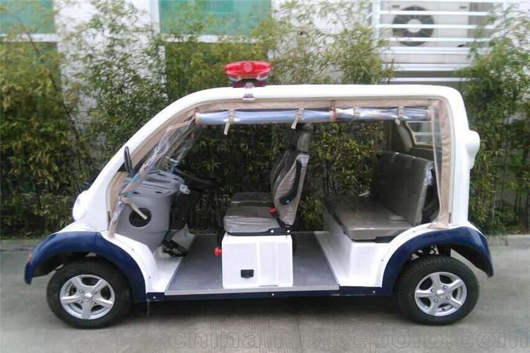 如果气压出现不足的话，车辆会出现跑偏，轮胎也会非正常的磨损，并且转向也会沉重